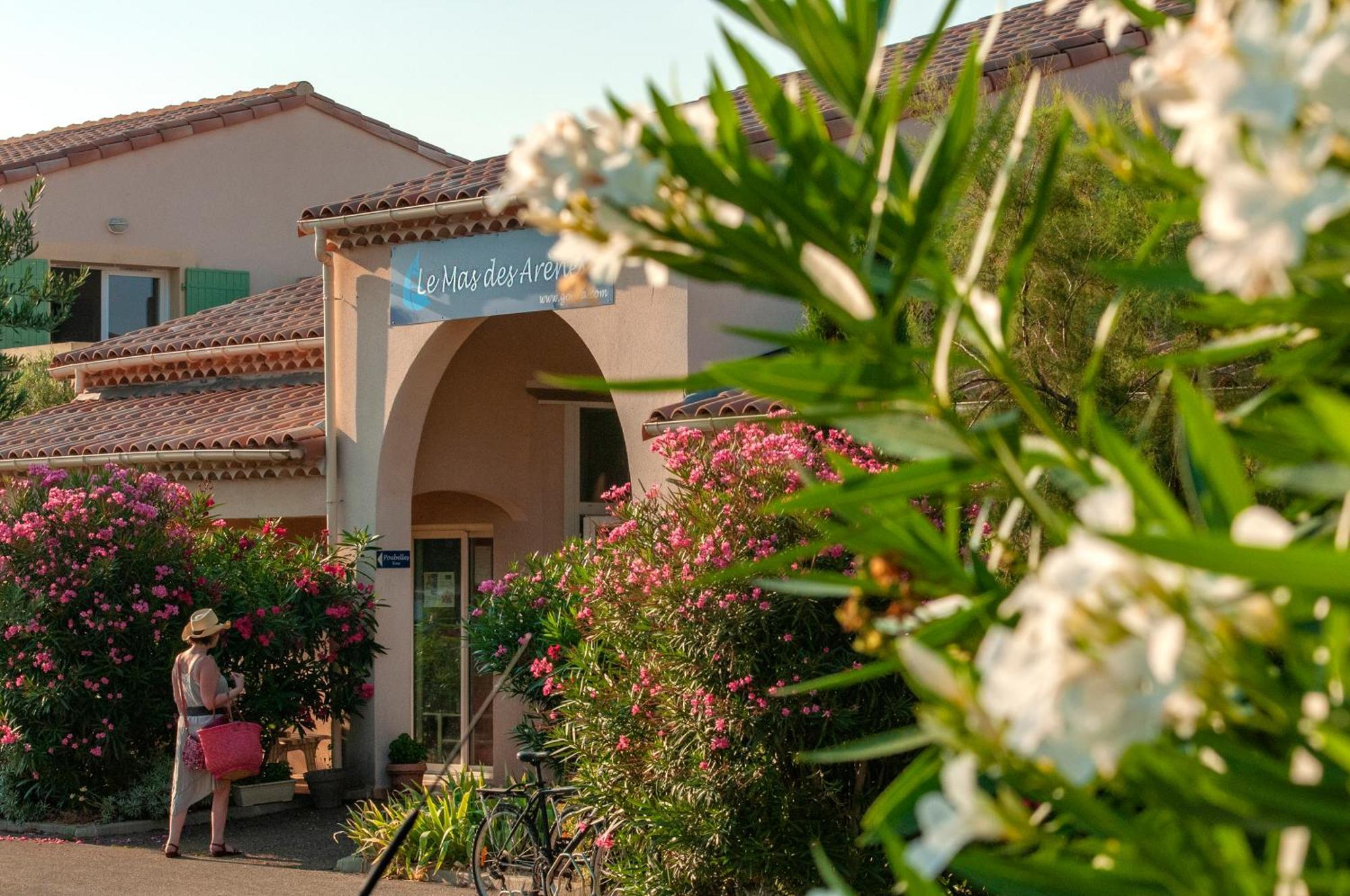 Residence Goelia Le Mas Des Arenes Mouries Exterior photo